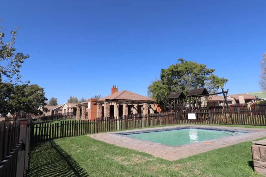 2 Bedroom Property for Sale in Hillside Free State